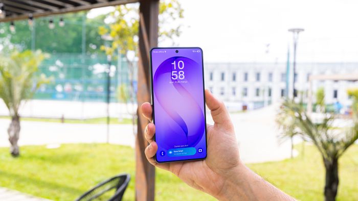 One UI 8.5 reinicia celulares inativos por dias para proteger dados