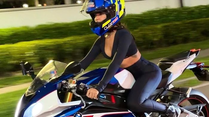 Moto de Juliette é uma BMW S 1000 RR; saiba características e preço