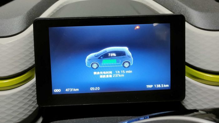 Cinco cuidados essenciais antes de comprar um carro híbrido ou elétrico usado