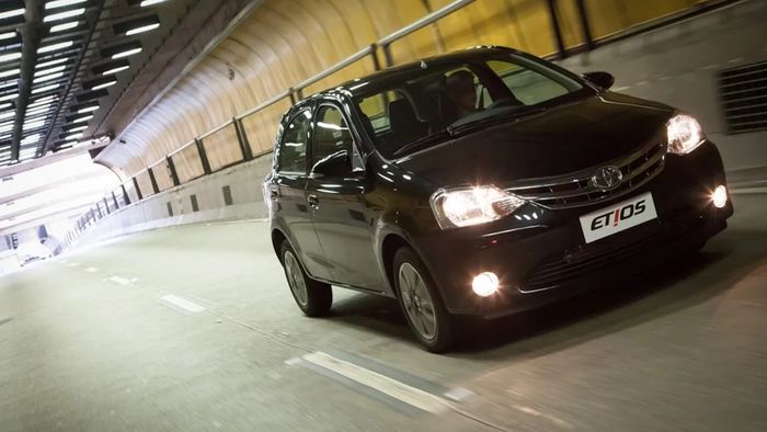 Quanto custaria um Toyota Etios em 2026 com correção pela inflação?