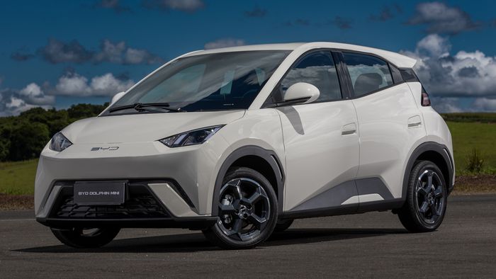 BYD Dolphin Mini lidera vendas de elétricos em fevereiro; Captiva EV entra no top 10