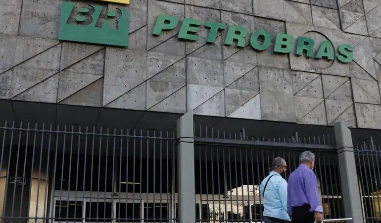 Petrobras diz buscar proteger consumidor brasileiro diante da alta do petróleo e de instabilidade geopolítica