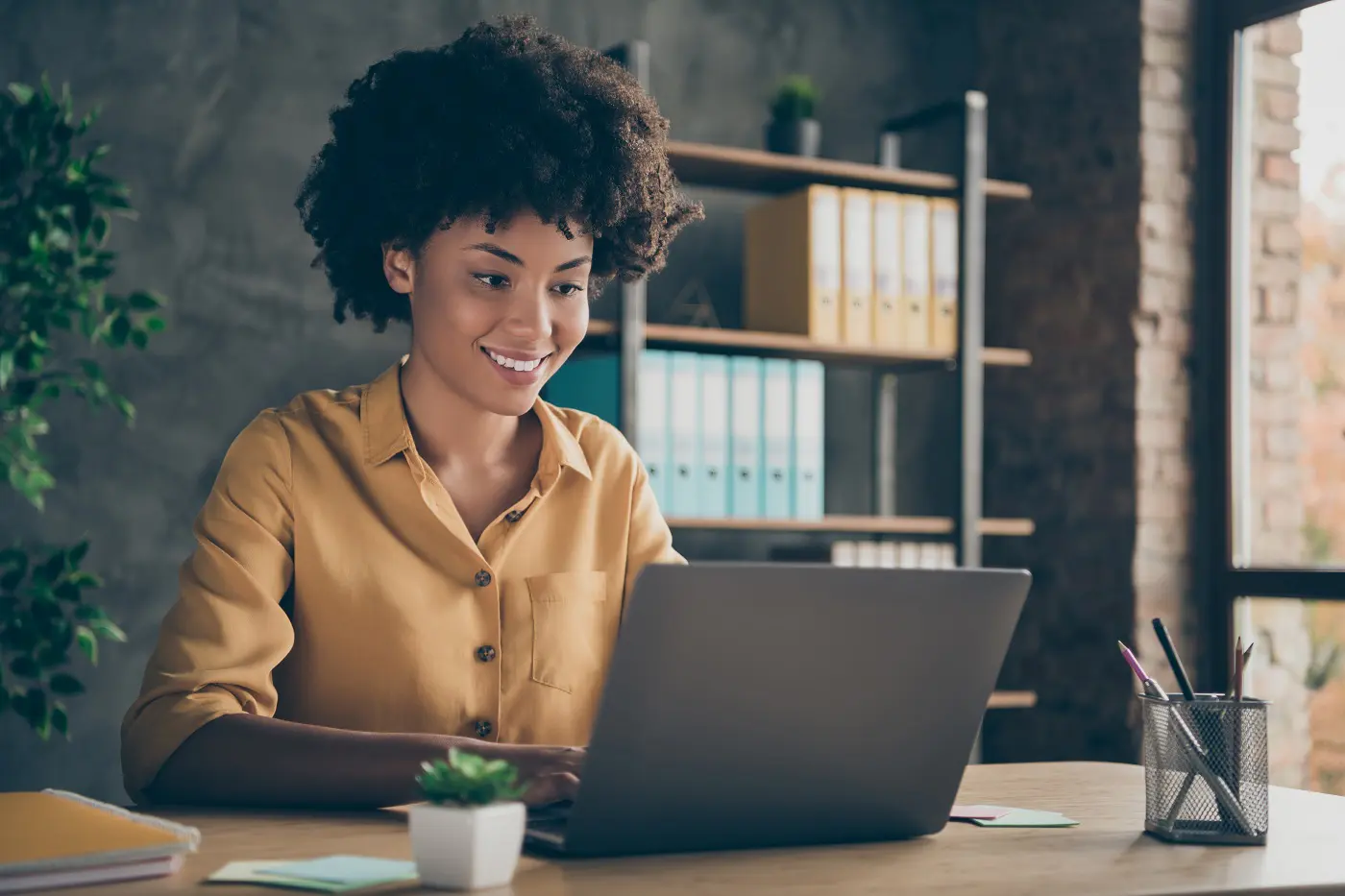 Mulheres são 26,7% dos investidores em renda variável na B3, aponta levantamento