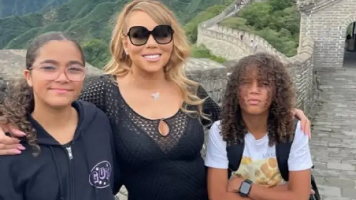Mariah Carey aparece em live do filho no Twitch e ele brinca que está com vergonha