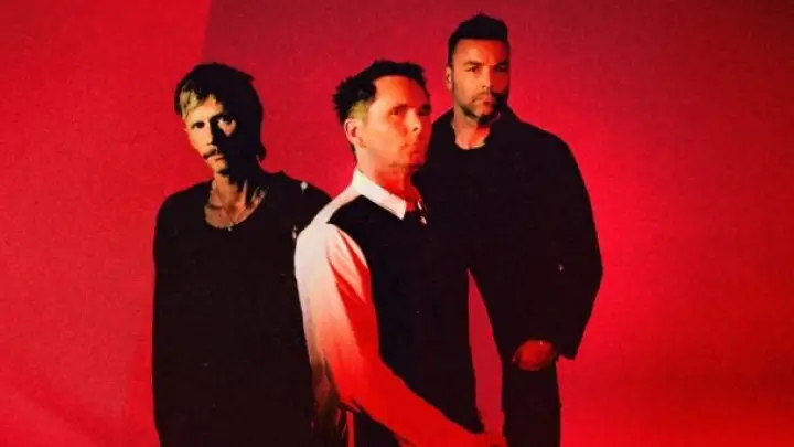 Muse anuncia o 10º álbum “The WOW! Signal” e lança o single “Be With You”