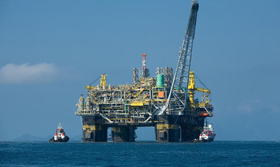 Petrobras recomprará 50% e retoma 100% da produção em dois campos na Bacia de Campos