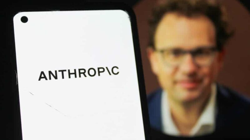Rivalidade entre OpenAI e Anthropic se intensifica e influencia debates sobre uso da IA