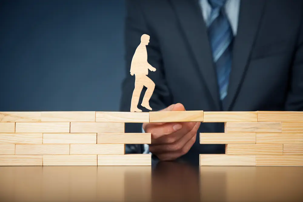 Demanda internacional por profissionais brasileiros cresce 53% em 2025, aponta relatório