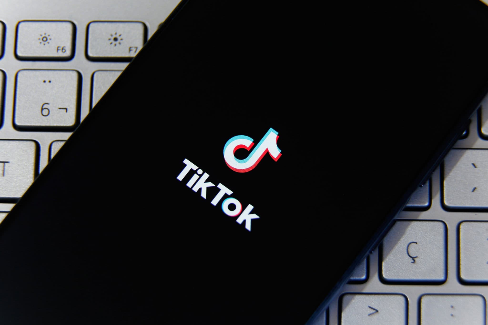 TikTok passa a exigir autorização de responsáveis para mudanças em contas de menores de 16 anos
