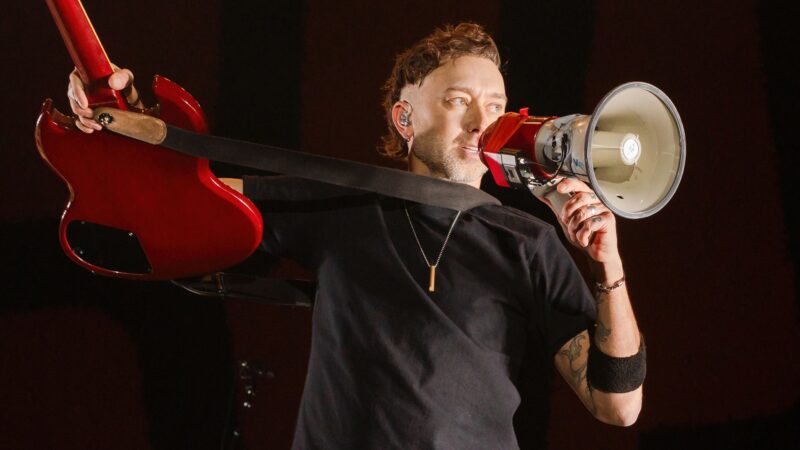 Rock in Rio 2026 confirma Rise Against, The Hives, Machine Gun Kelly, Bad Omens e outras atrações de rock