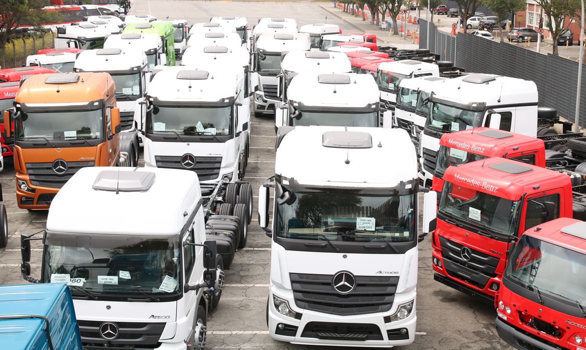 Governo amplia fiscalização do frete e negocia redução do ICMS do diesel para evitar paralisação
