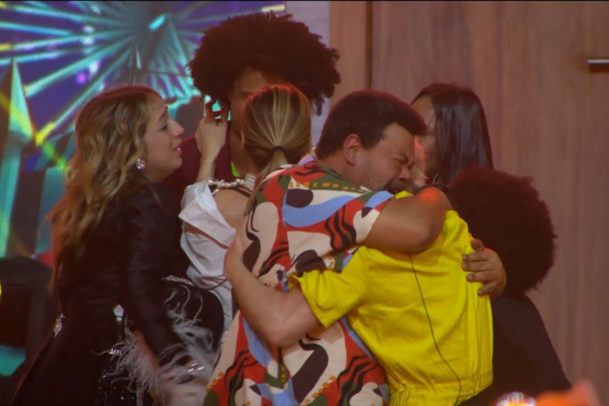 Breno e Juliano reaparecem na festa de Samira após Paredão Falso e mexem com o jogo do BBB 26