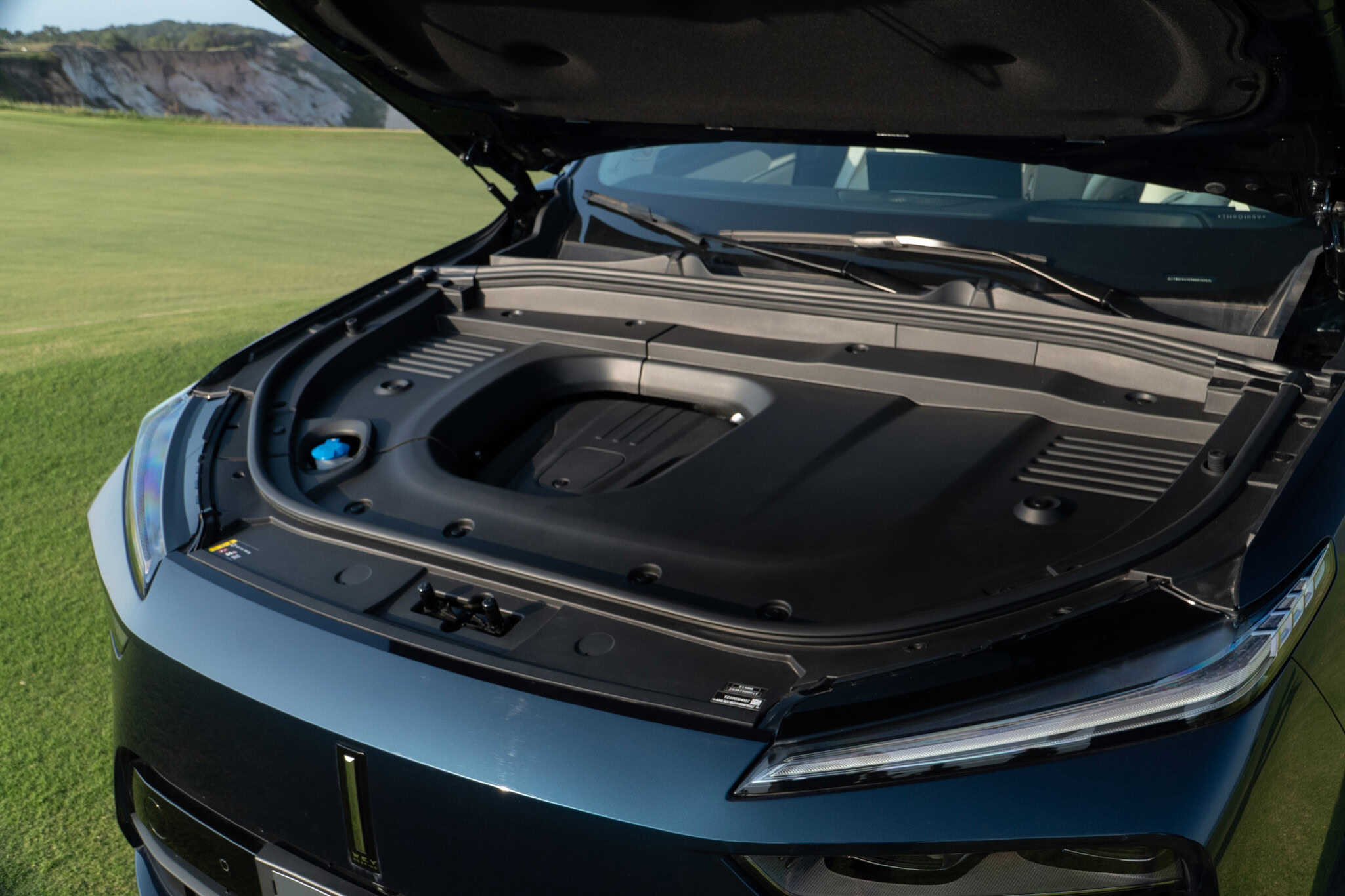 Baterias de estado sólido surgem como alternativa para tornar veículos elétricos mais seguros e eficientes