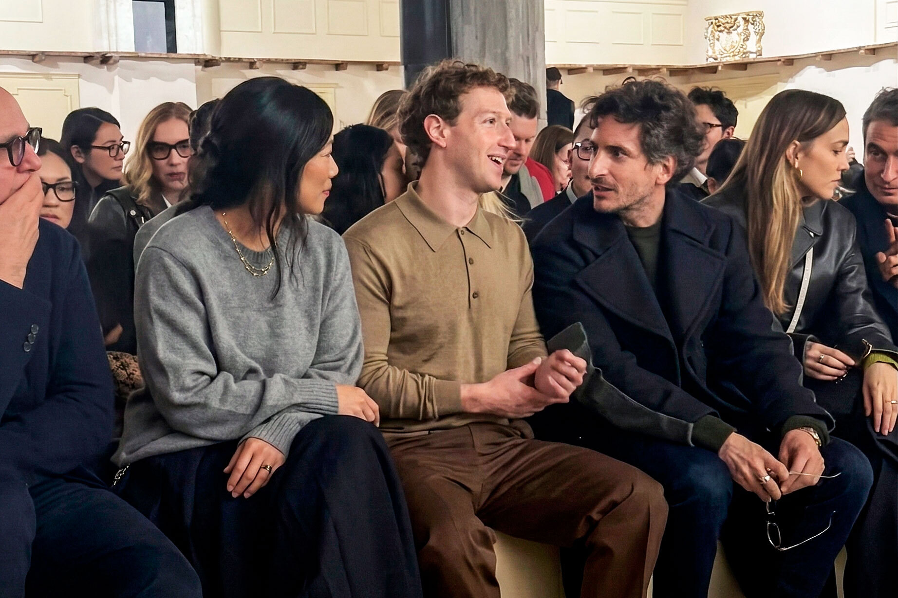 Mark Zuckerberg na primeira fila da Prada levanta especulações sobre parceria com a