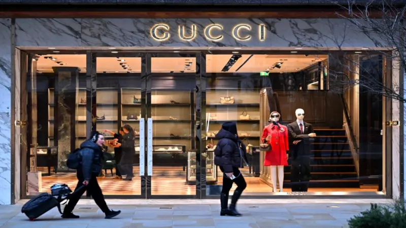 CEO da Kering anuncia