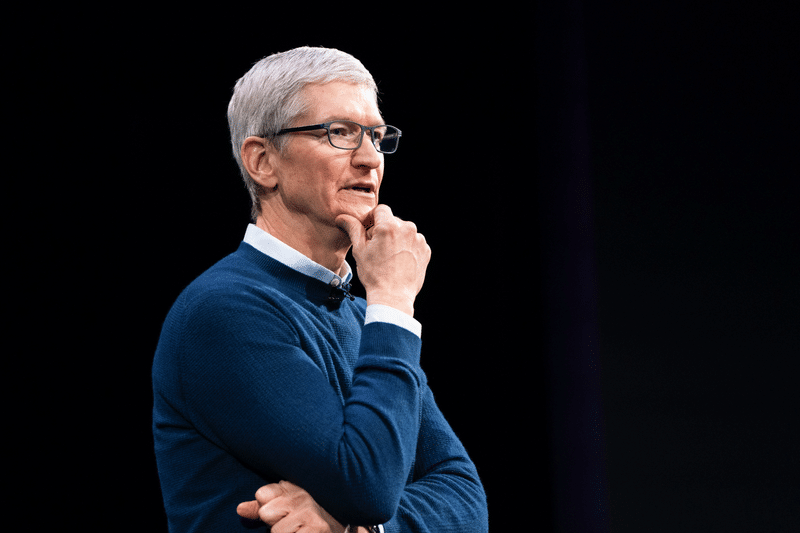 Apple anuncia transição: John Ternus será CEO e Tim Cook passa à presidência do conselho