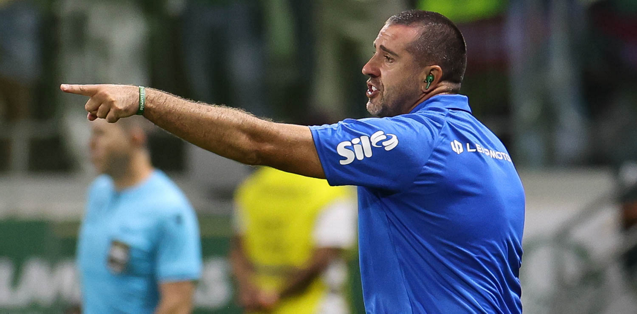 Comissão técnica do Palmeiras repete silêncio após vitória e não concede coletiva