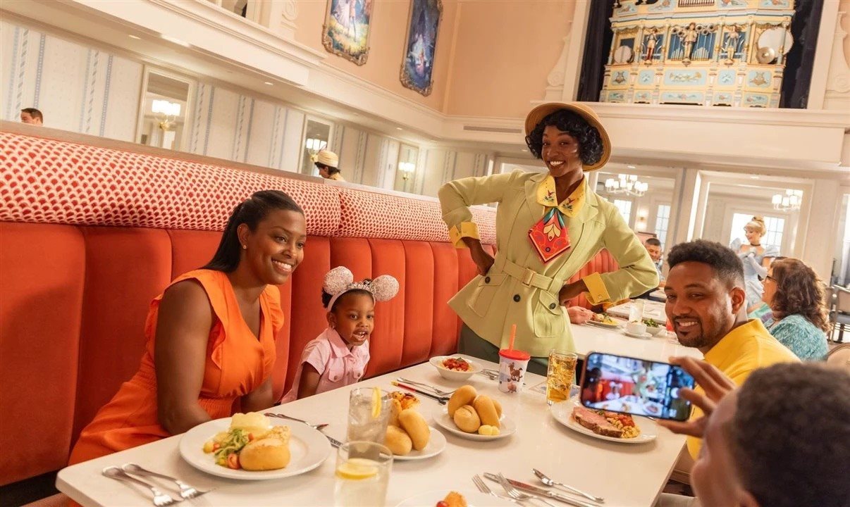 Disney altera plano de alimentação e cria categoria premium para 2027