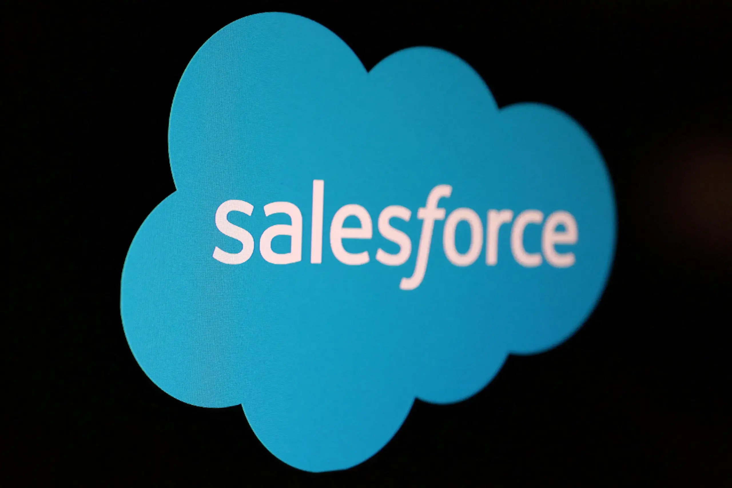 Salesforce incorpora Agentforce aos planos para pequenas e médias empresas focando em IA