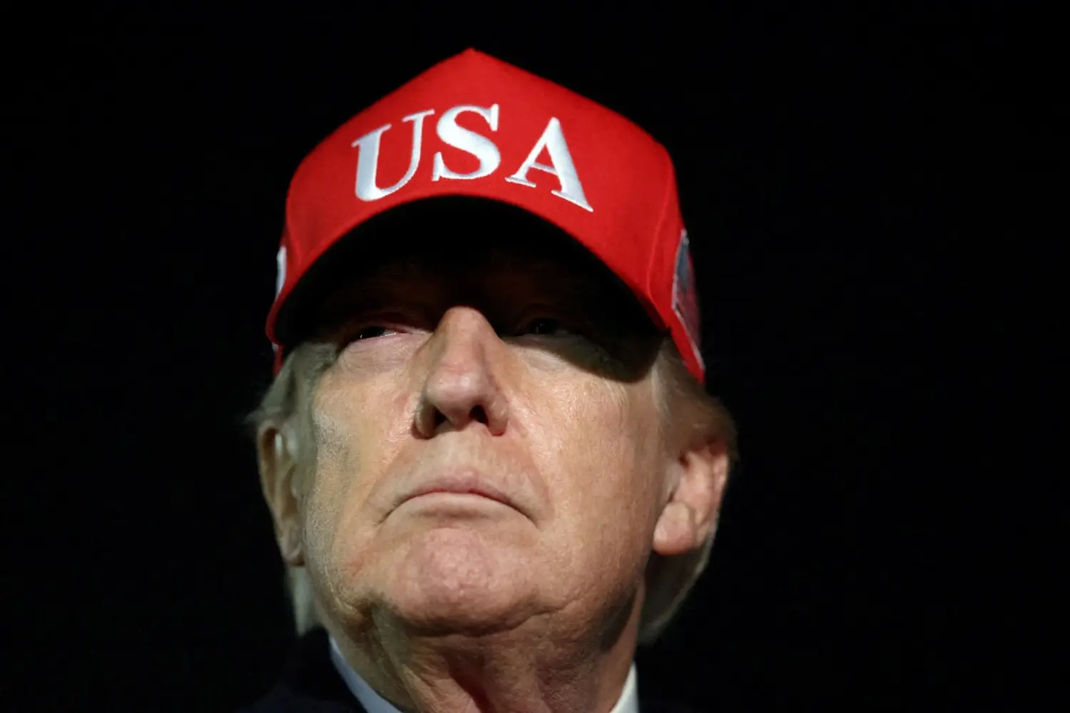 Suspeito que atacou evento com Trump teria viajado da Califórnia a Washington motivado por raiva, dizem autoridades