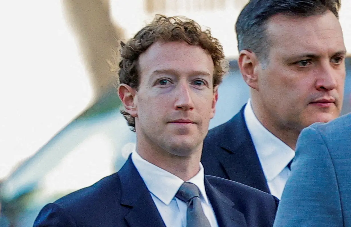 Zuckerberg relaciona demissões na