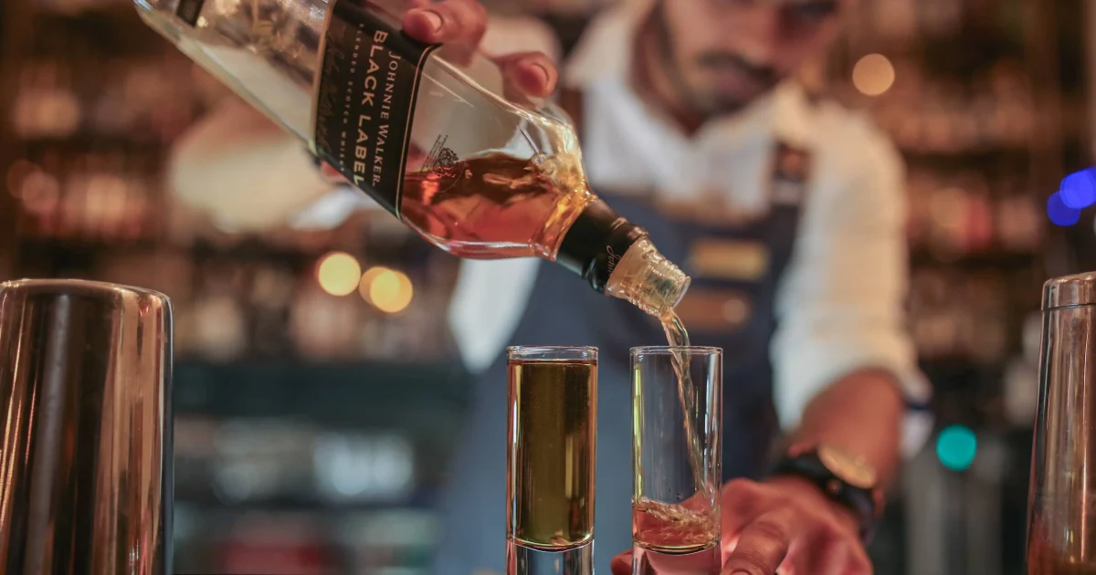 Diageo anuncia reorganização com cortes em equipes regionais