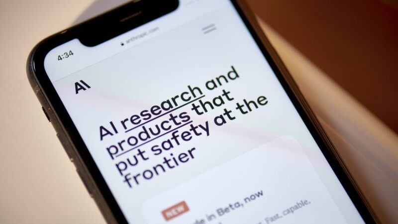 Anthropic revela acidentalmente código-fonte interno do assistente Claude