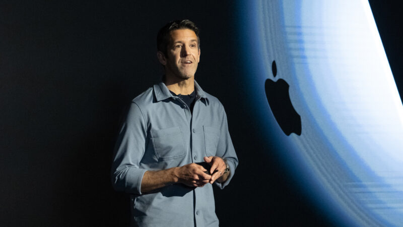 Apple anuncia John Ternus como novo CEO; Tim Cook passa a presidente do conselho