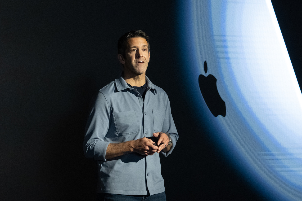 Apple anuncia John Ternus como novo CEO; Tim Cook passa a presidente do conselho