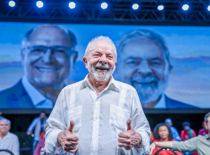 Pesquisas mostram perda de fôlego de Lula; PT aposta em recuperação via economia e imagem do presidente
