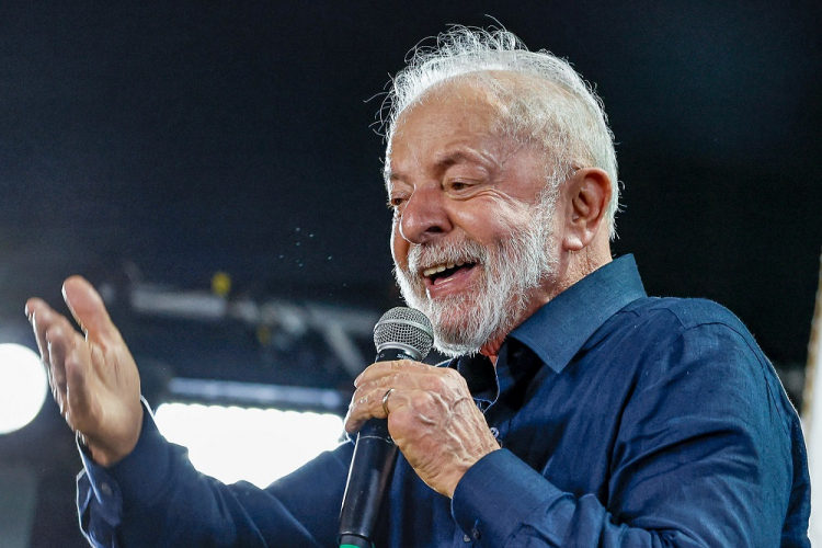 Desaprovação de Lula recua para 52,5% em abril, aponta pesquisa Atlas/Bloomberg