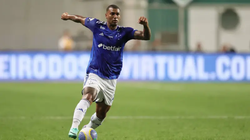 Matheus Cunha diz que críticas internas não o abalam após vitória do Cruzeiro na Libertadores