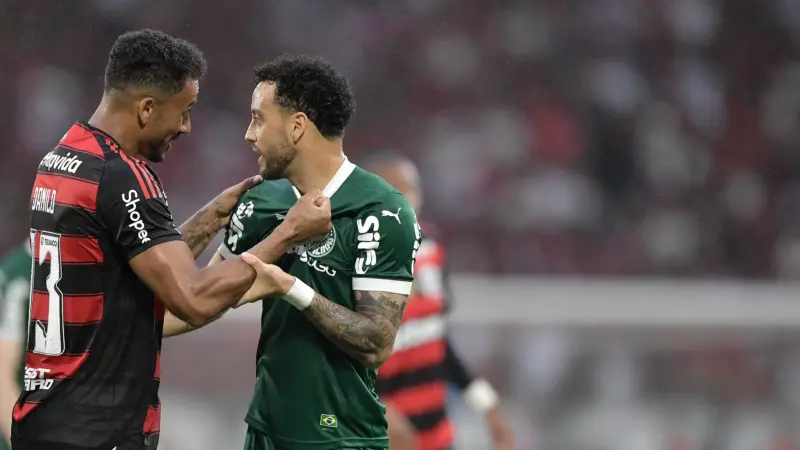 Palmeiras acusa Flamengo de pressionar arbitragem nas redes e reclama de adiamento de clássico