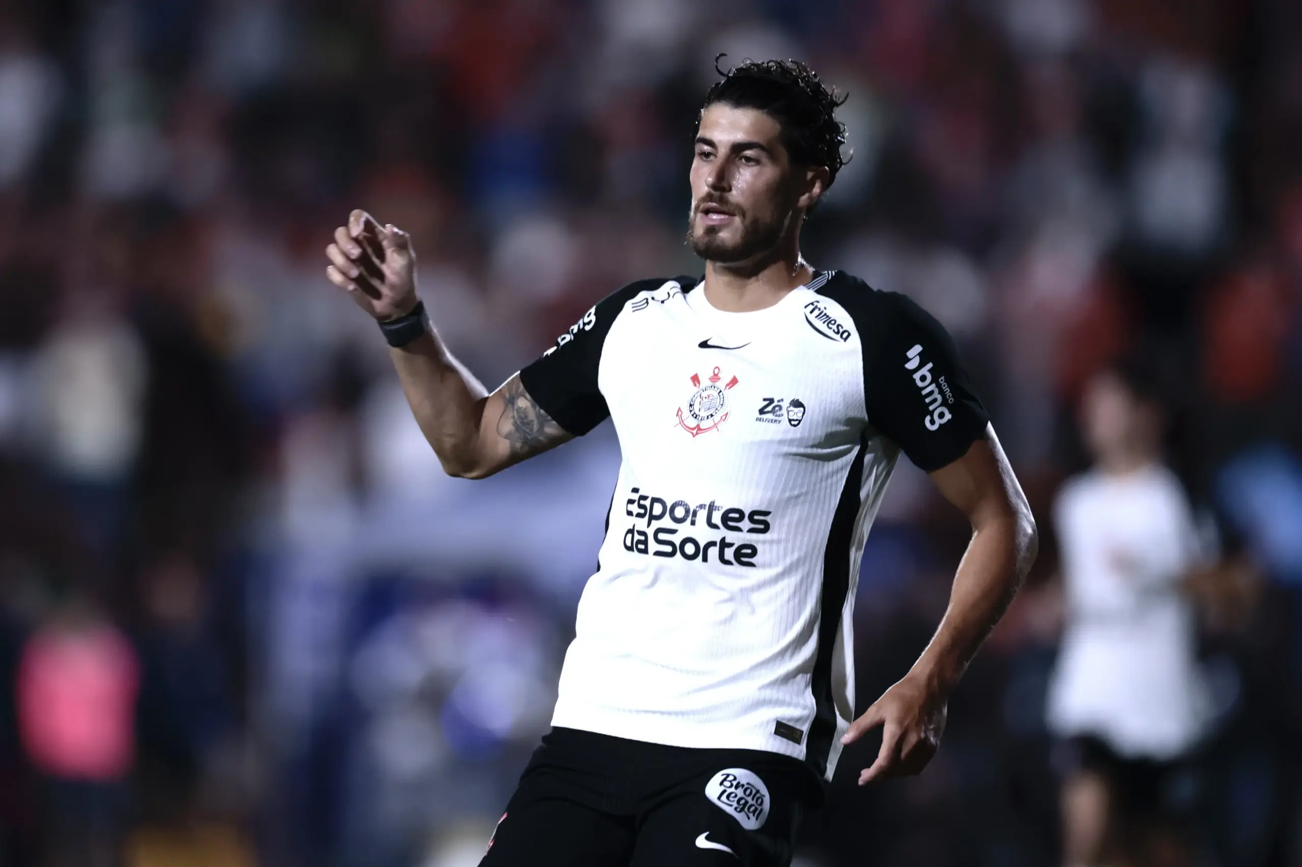 Corinthians quita parcelas da compra de Pedro Raul ao Toluca e regulariza dívida