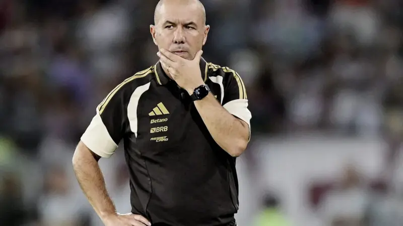 Jardim reconhece fase ruim de Carrascal, mas mantém defesa ao colombiano no Flamengo