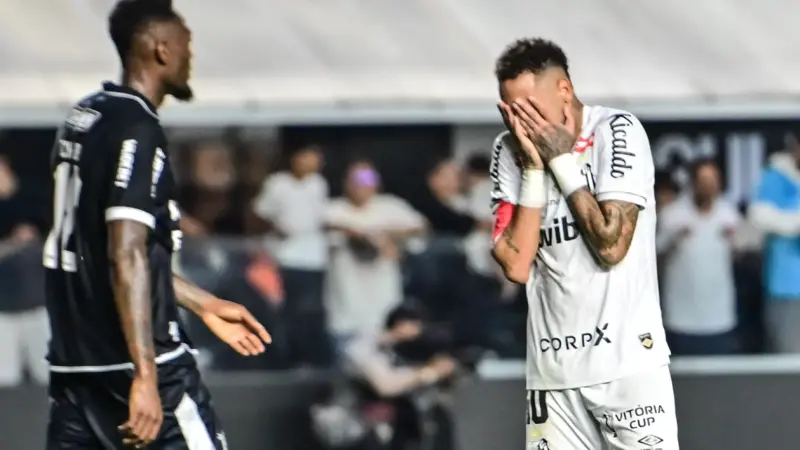 Cuca evita comentar sobre Newton e diz que Santos observa a base por reforços