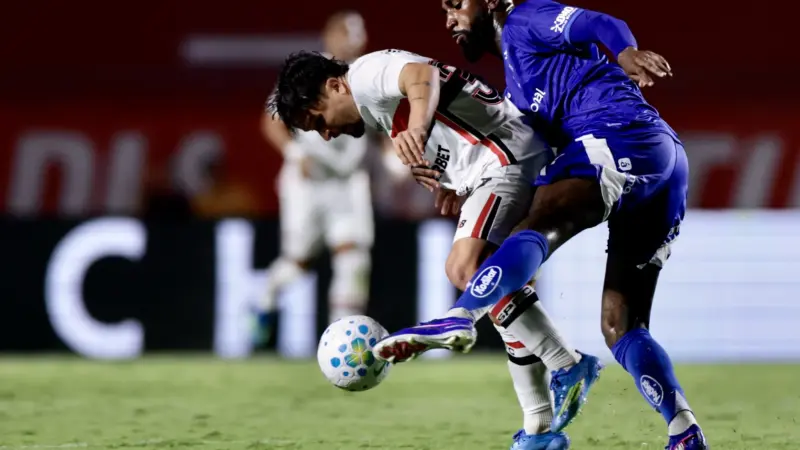 Ex-Flamengo Gerson é alvo de críticas após atuação ruim pelo Cruzeiro no Morumbi