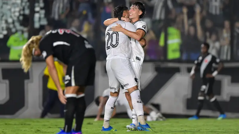 Renato Gaúcho reclama de erro da arbitragem em derrota do Vasco para o Botafogo