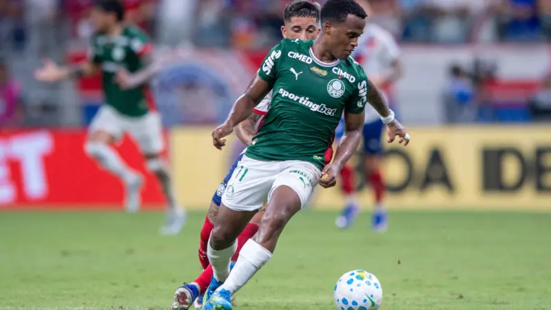 Arias assume papel central no Palmeiras após participar de quase 60% da produção ofensiva em sequência no Brasileirão