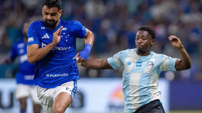 Grêmio perde no Mineirão para o Cruzeiro e pressão sobre Luis Castro aumenta
