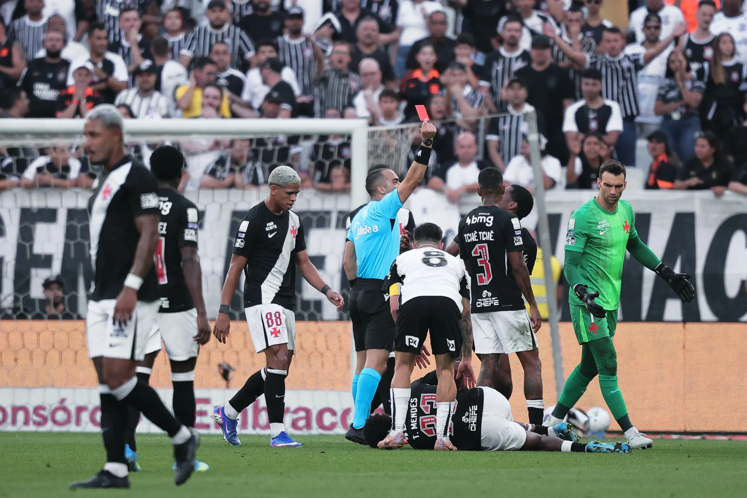 André é punido pelo STJD e fica fora do Corinthians por duas partidas