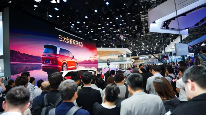BYD apresenta Denza Z, conversível elétrico com mais de 1.000 cv e 0 a 100 km/h em menos de 2 segundos