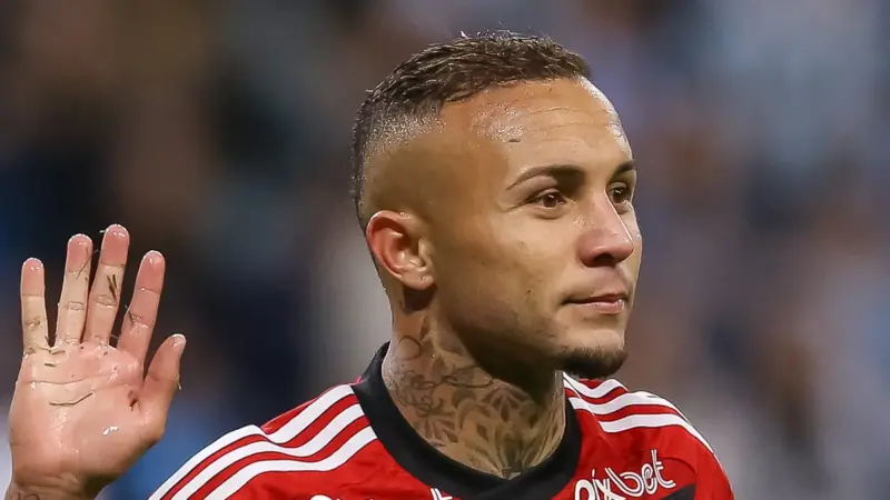 Flamengo pede até R$ 29 milhões por Everton Cebolinha e saída para o exterior ganha força