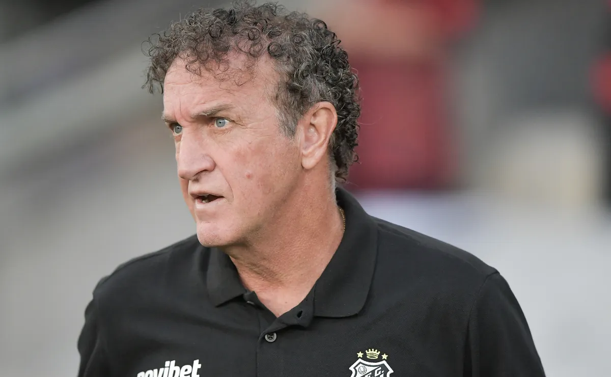 Cuca comenta polêmicas envolvendo Neymar e Gabigol após empate do Santos: “Não estão satisfeitos”
