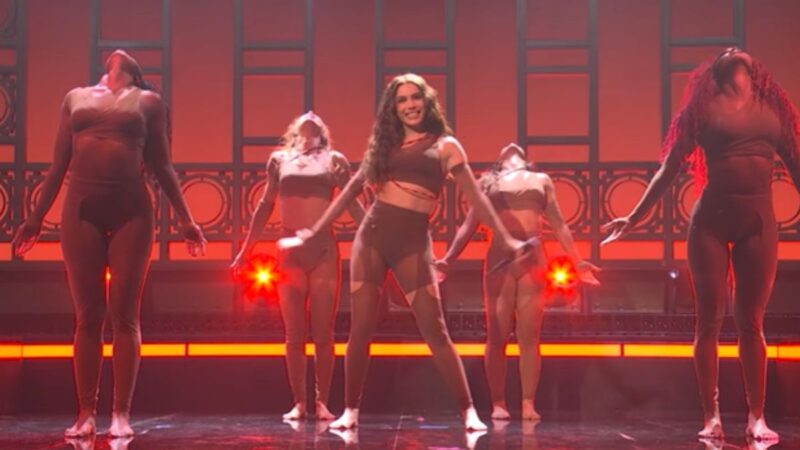 Anitta recebe elogios de críticos internacionais após apresentações no SNL