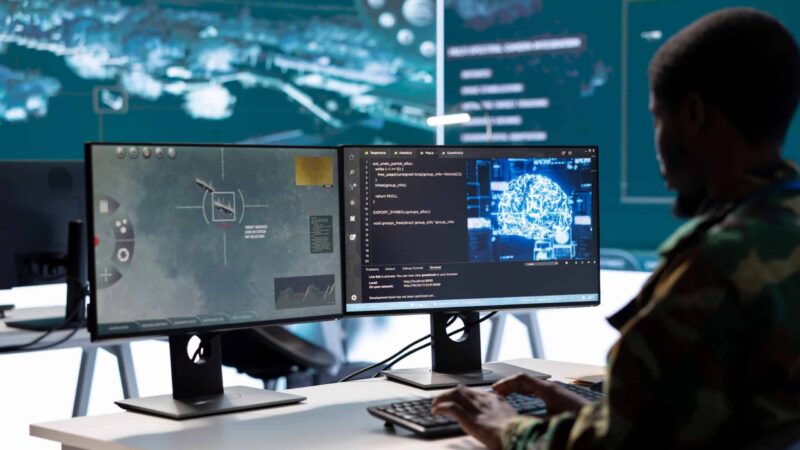 EUA usam inteligência artificial como tecnologia de guerra, destaca coluna