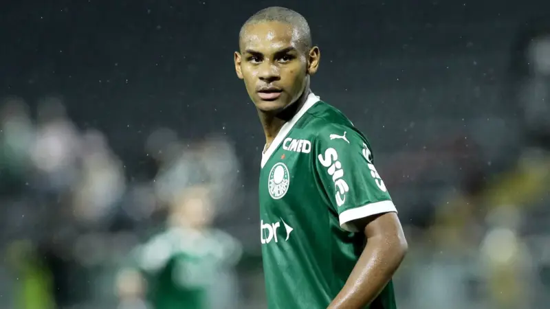Manchester City lidera disputa por Eduardo Conceição, promessa do Palmeiras