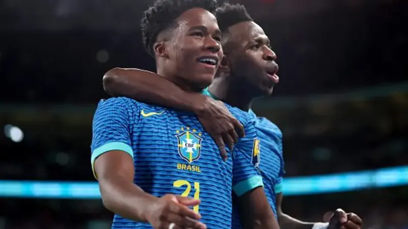 Michel Bastos defende convocação de Endrick para a Copa do Mundo após atuação decisiva pelo Lyon