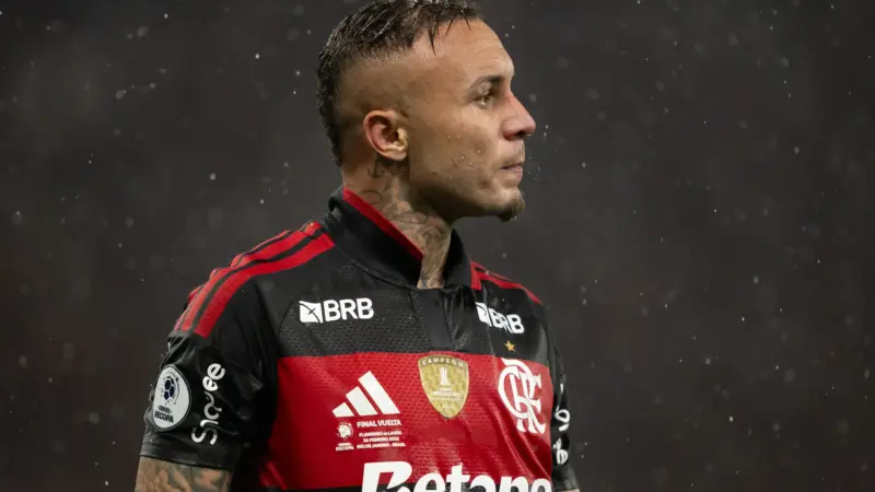 Corinthians monitora Everton Cebolinha, mas preferência do jogador pelo exterior complica negociação