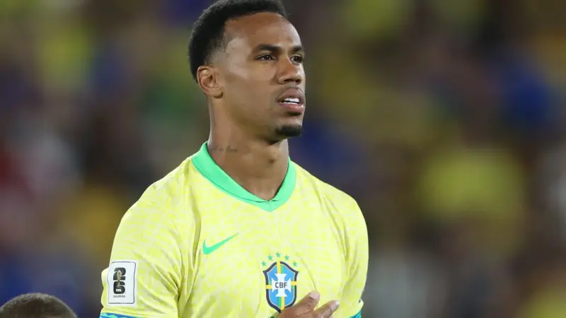 Gabriel Magalhães volta a sentir dores no joelho e preocupa CBF a dois meses da Copa